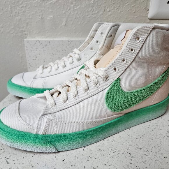 Nike Shoes - Nike Blazer Mid 77 Size 10 womens/8.5 mens new damaged box green white christmas
